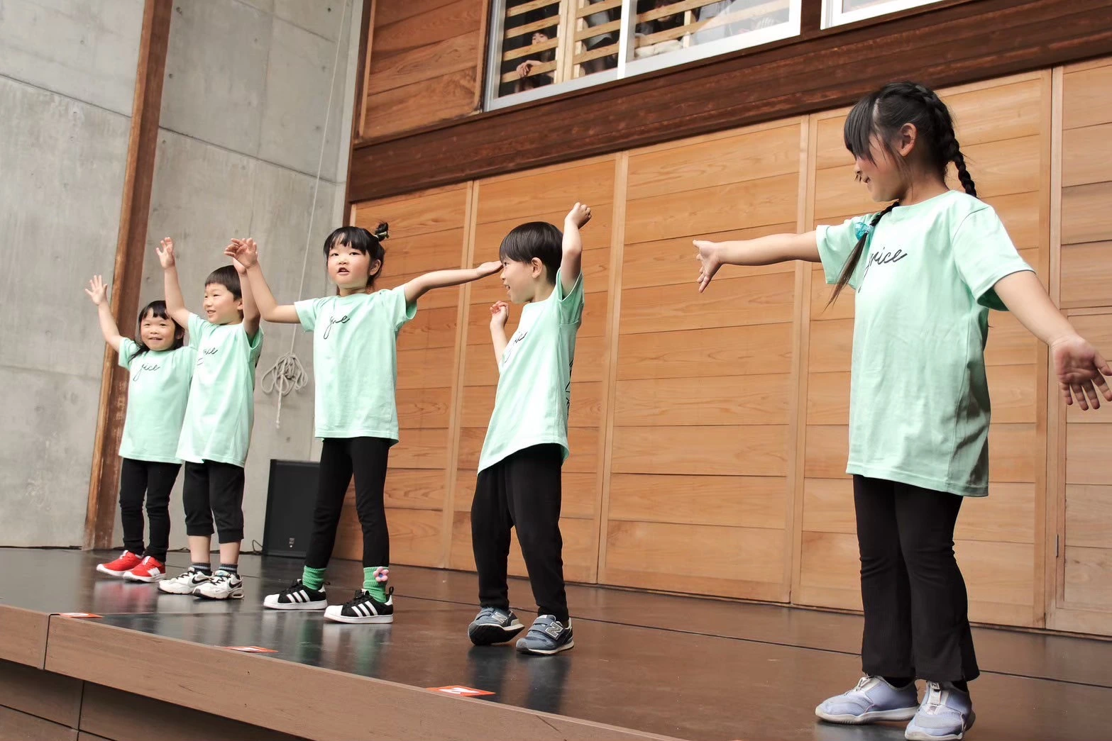 KIDS DANCERS